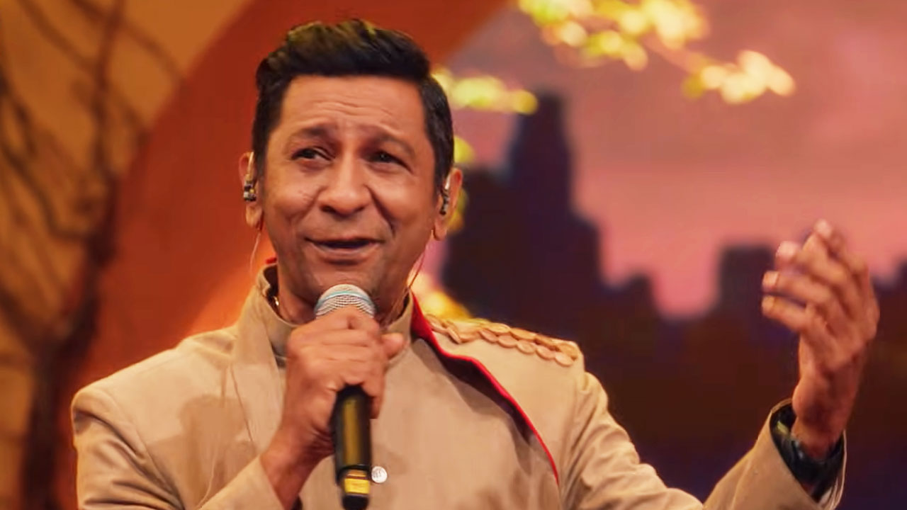 বাংলা-লাতিনের মেলবন্ধনে ‘ক্যাফে’ মাতালেন তানজির তুহিন