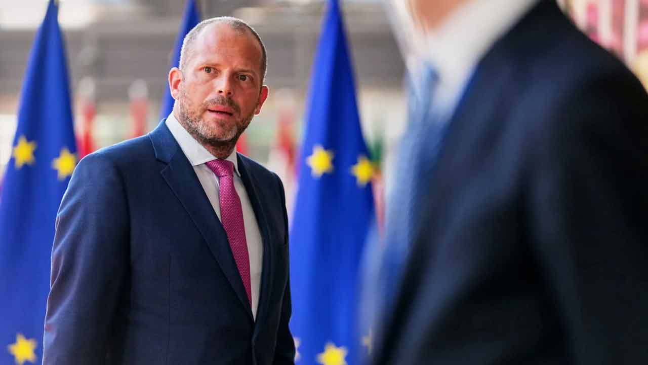 ব্রাসেলসে ক্ষেপণাস্ত্র হামলা করলে মস্কোকে মানচিত্র থেকে মুছে ফেলব