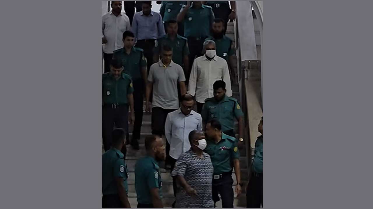 ১৫ সেনা কর্মকর্তাকে কারাগারে পাঠালেন ট্রাইব্যুনাল