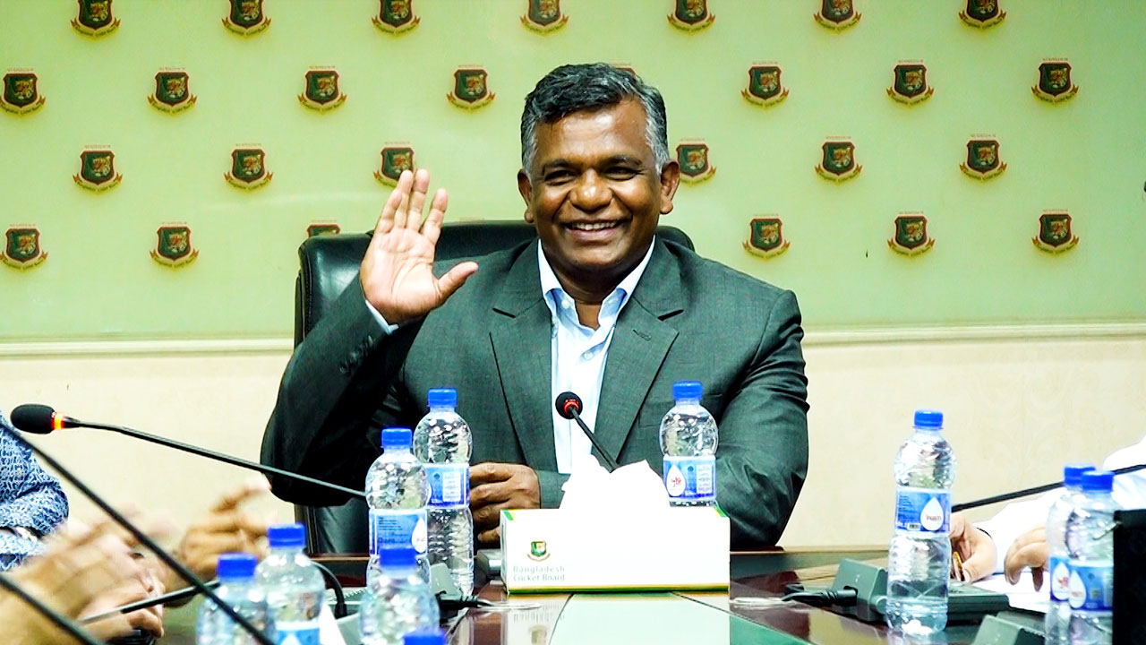 বিনা প্রতিদ্বন্দ্বিতায় বিসিবি সভাপতি বুলবুল, সহসভাপতি ফারুক-সাখাওয়াত