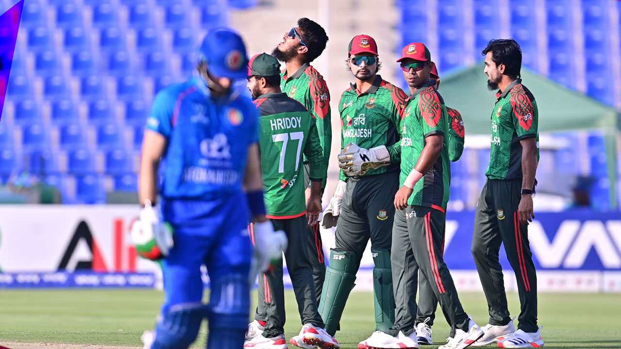 মিরাজ-রিশাদের ঘূর্ণিতে দুইশর আগেই অলআউট আফগানিস্তান