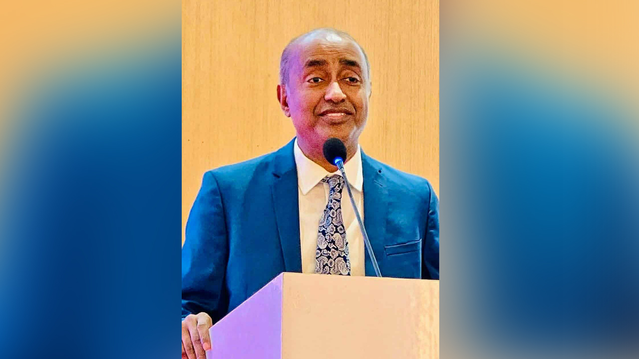 সাড়ে ৫ হাজার টাকা বেতনে চাকরি শুরু করেন অ্যাটর্নি জেনারেল