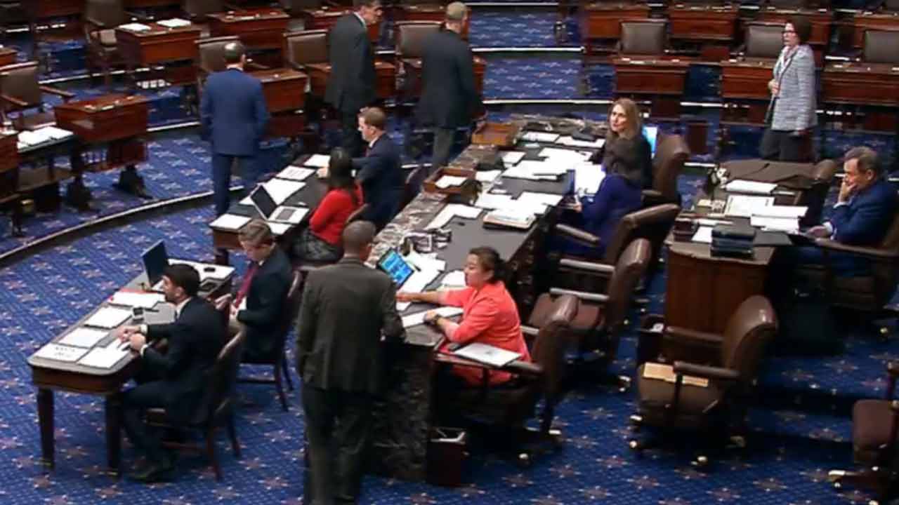 বাজেট পাসে ব্যর্থ সিনেট, ছয় বছর পর যুক্তরাষ্ট্রে ফের সরকার শাটডাউন