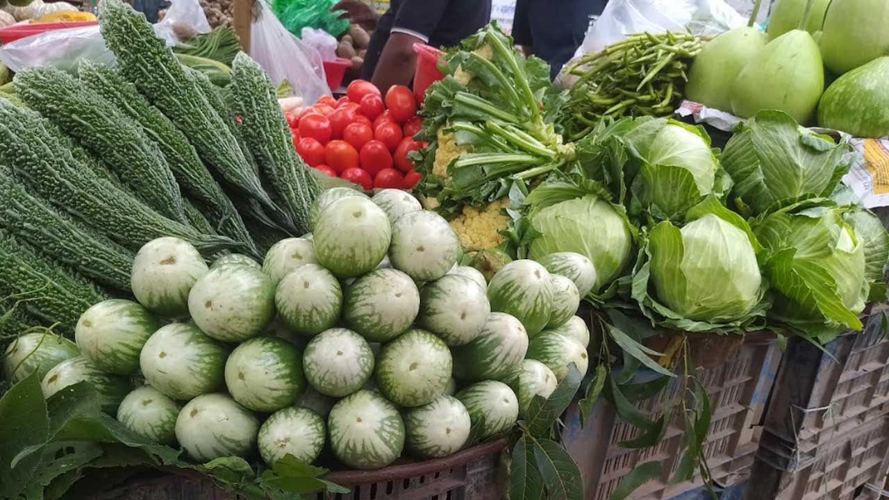 কাঁচা মরিচের দাম আরো বেড়ে কেজি ৪৫০ টাকা