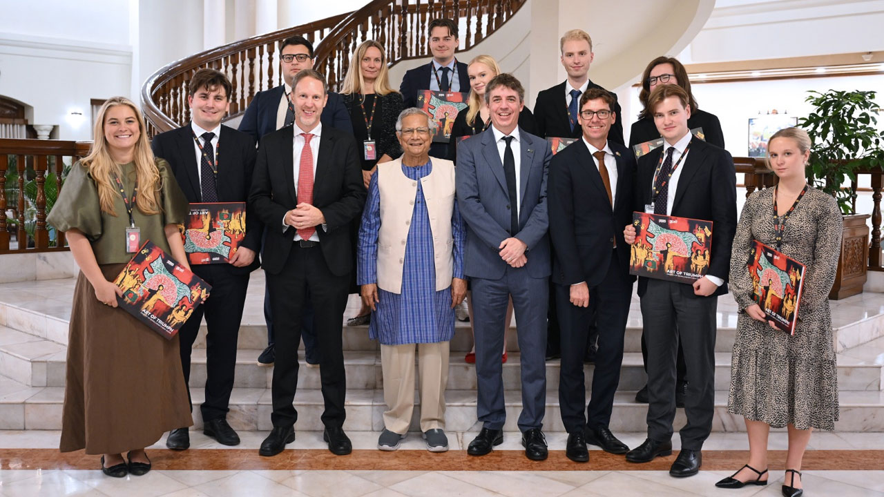 কাঙ্ক্ষিত পৃথিবীর স্বপ্ন দেখতে তরুণদের প্রতি আহ্বান প্রধান উপদেষ্টার