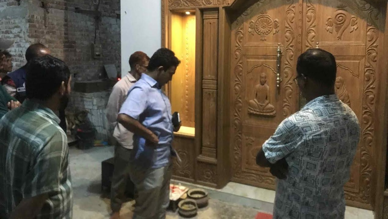 হাটহাজারীতে মন্দিরে কোরআন পোড়ানোর ভিডিও গুজব : পুলিশ