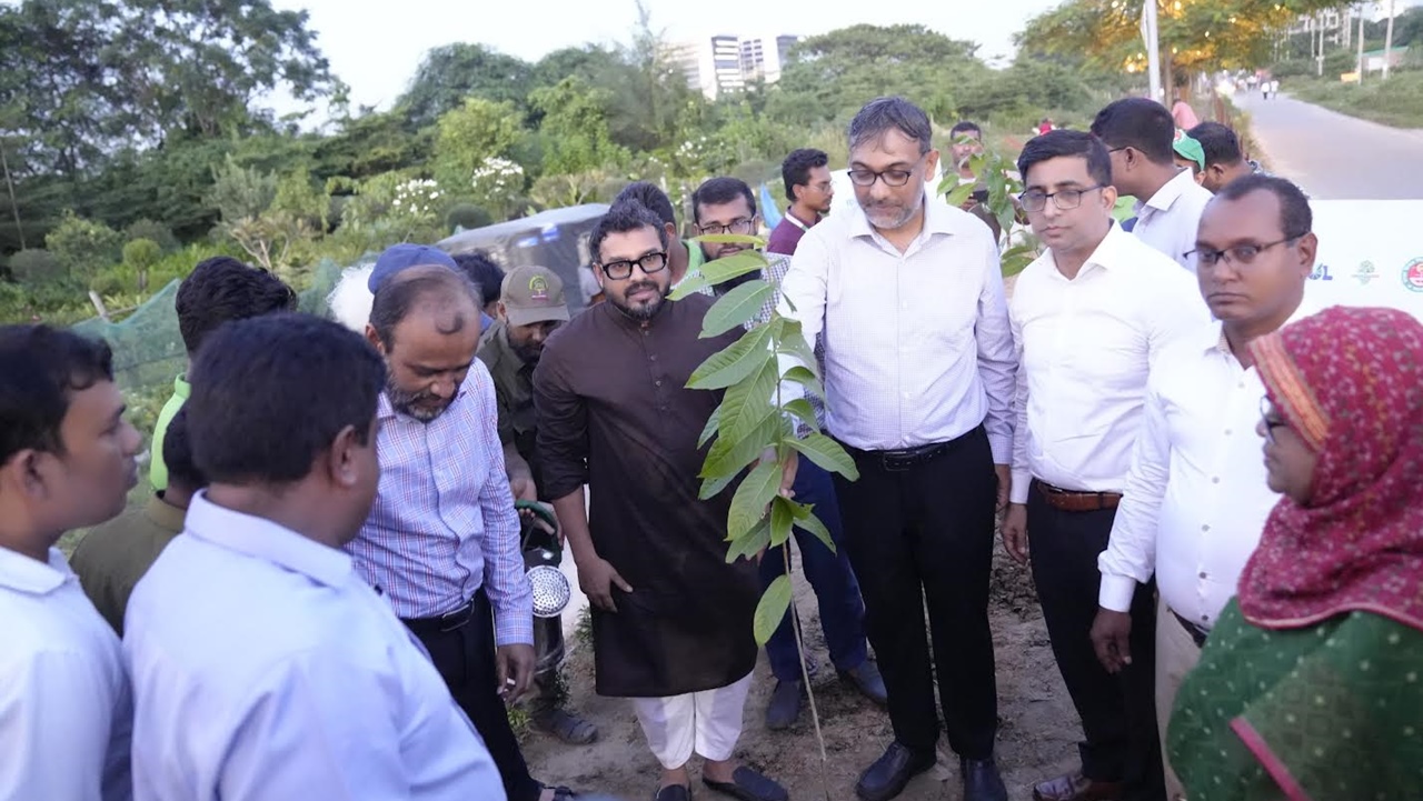 ঢাকার জীববৈচিত্র্য পুনরুদ্ধারে রোপণ করা হলো ১৬০০ গাছ