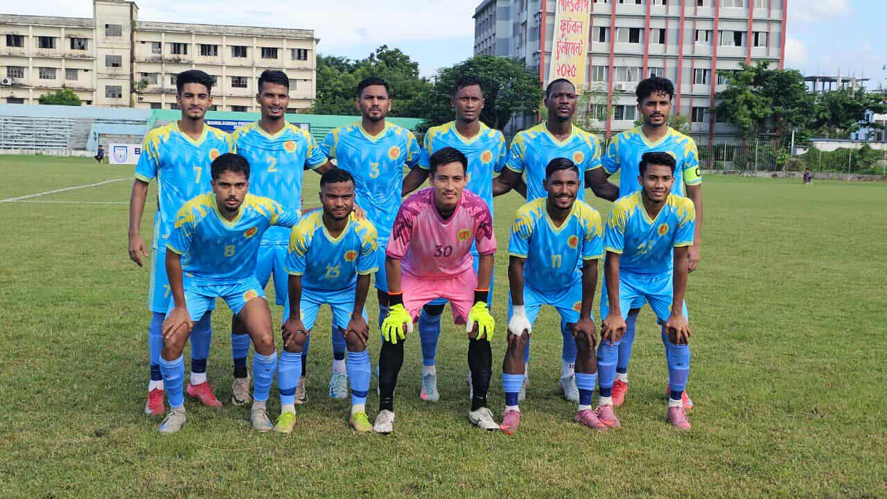 দশ জনের রহমতগঞ্জকে হারাতে পারেনি আবাহনী