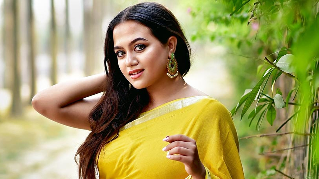 ‘আমার সন্তান, আমি বুঝব’— সমালোচকদের কড়া জবাব অভিনেত্রীর