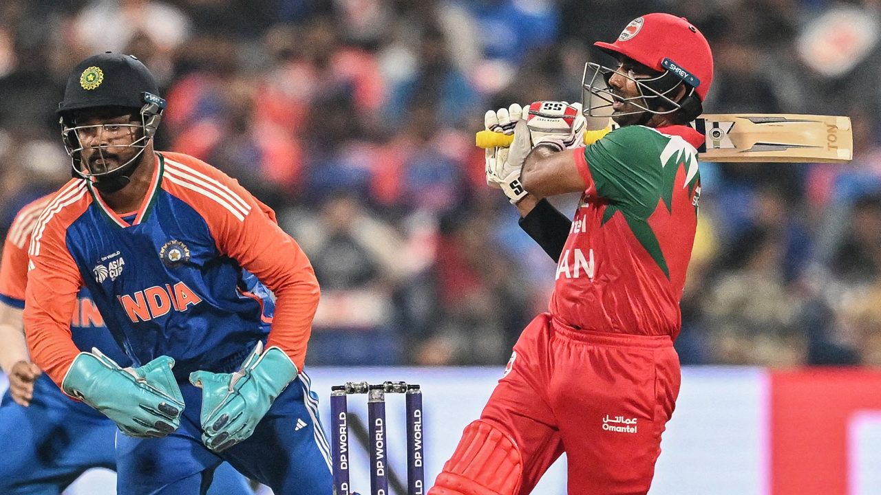 একাধিক রেকর্ডের দিনে ভারতের সঙ্গে লড়াই জমিয়ে হারল ওমান