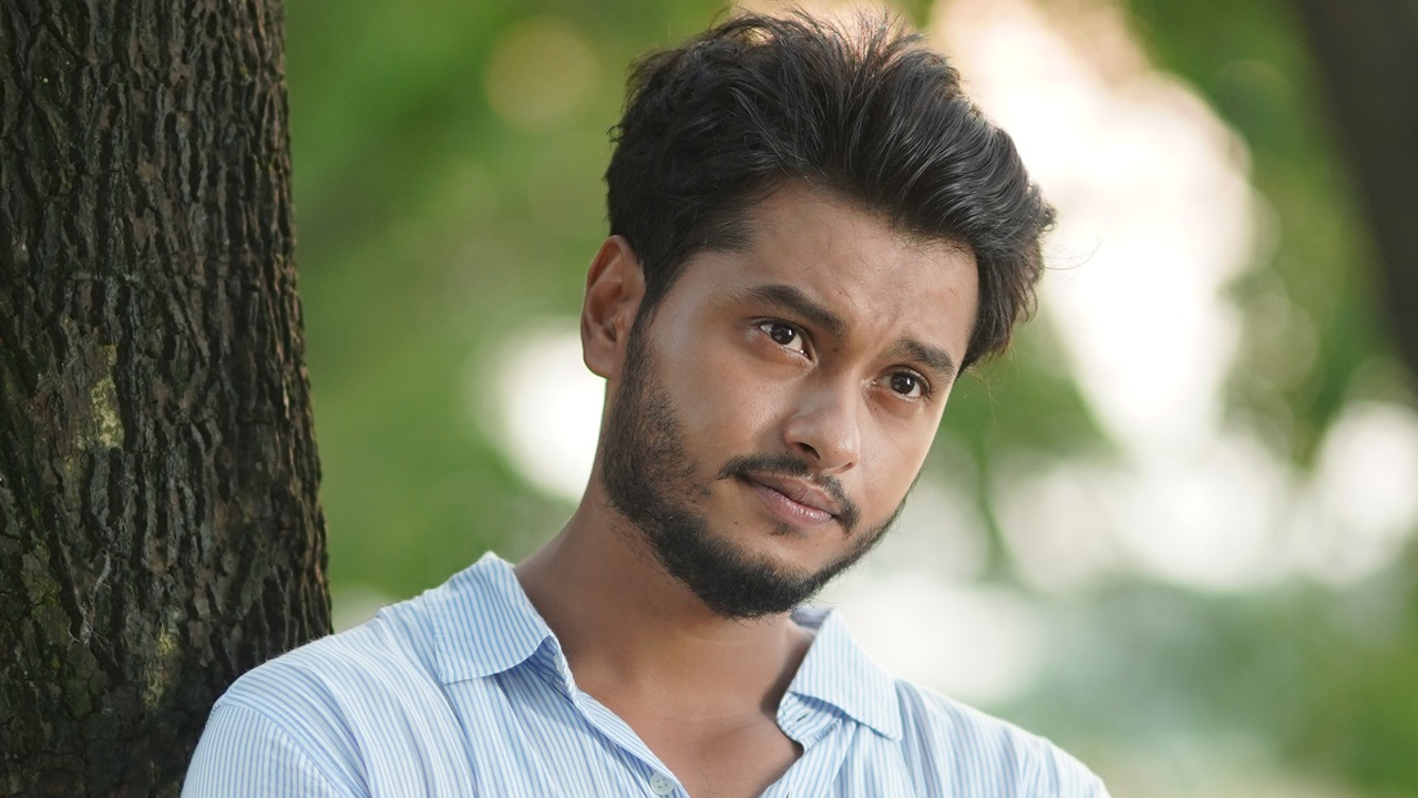 ‘সিগারেট এমন প্রেমিকা, যাকে ছাড়লে একদম ছেড়ে দিতে হবে’