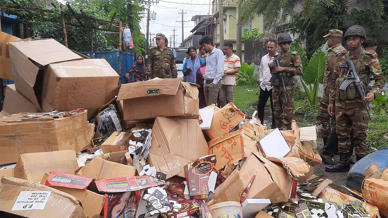 বাগেরহাটে ভেজাল প্রসাধনী তৈরির কারখানার সন্ধান