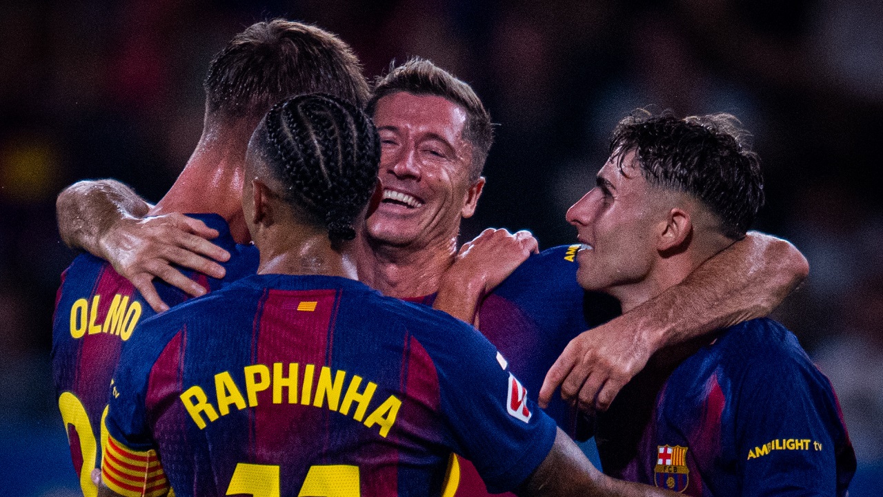 রাফিনহা, লোপেজ, লেভানদোভস্কির জোড়া গোলে বার্সেলোনার বড় জয়