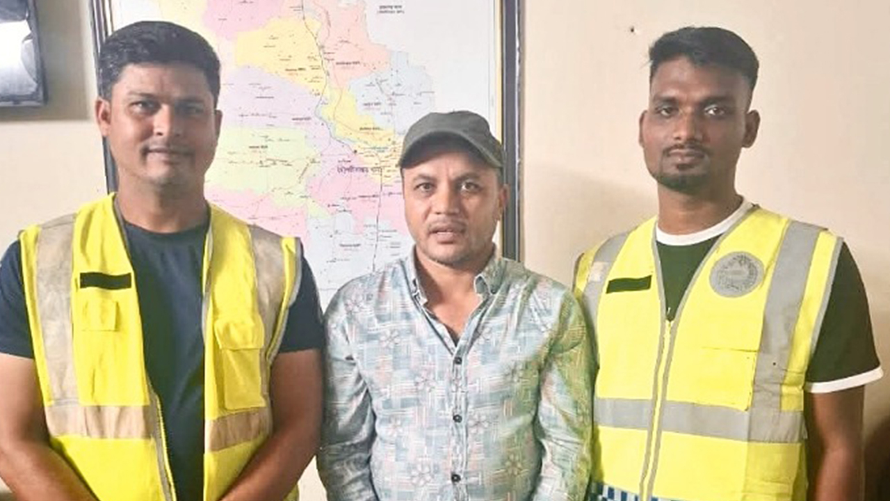 গ্রেপ্তার এড়াতে শ্রমিক সেজেও শেষ রক্ষা হলো না ছাত্রলীগ নেতার