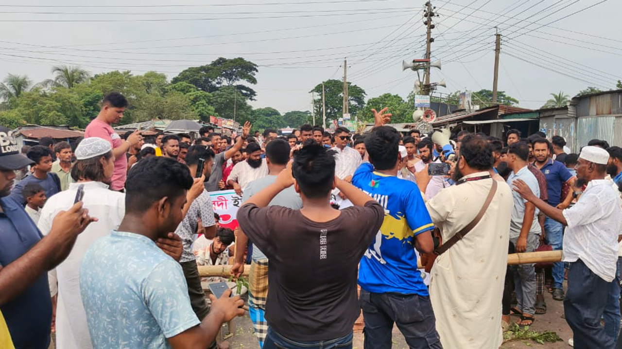 দুই মহাসড়ক অবরোধ, দক্ষিণাঞ্চলের সঙ্গে ঢাকার যান চলাচল বন্ধ