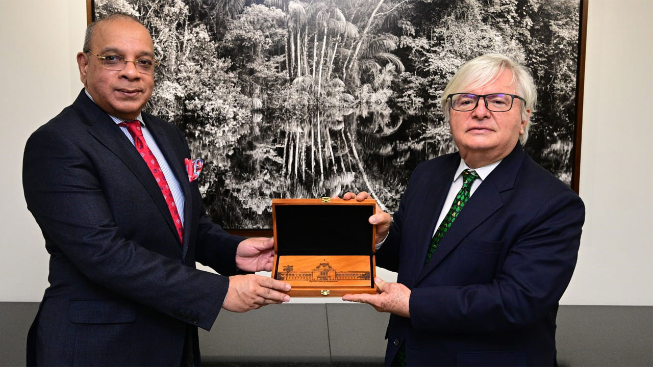 বিচার ব্যবস্থায় কৃত্রিম বুদ্ধিমত্তার ব্যবহার নিয়ে আলোচনা