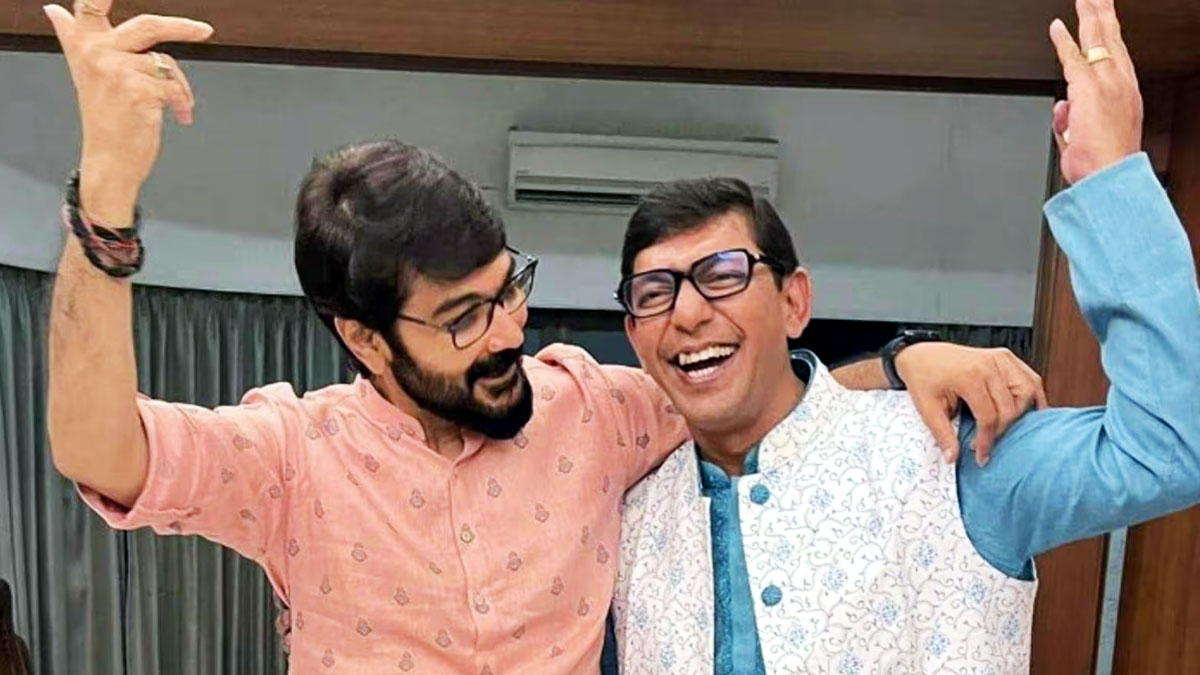 প্রসেনজিৎ পা ছুঁতে চেয়েছেন, এটা পুরস্কারের থেকে কম কী : চঞ্চল 