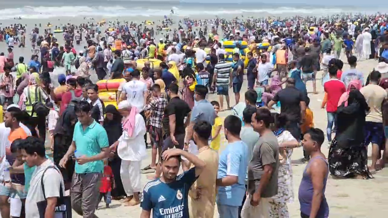 পূজার ছুটি শুরুর আগেই কক্সবাজারে পর্যটকদের ভিড়