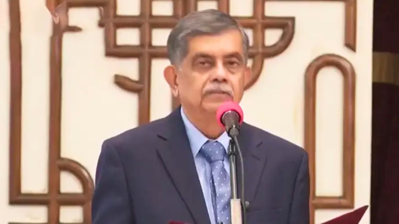 শিগগিরই শিক্ষাপ্রতিষ্ঠানে অচলাবস্থার সমাধান হবে : শিক্ষা উপদেষ্টা