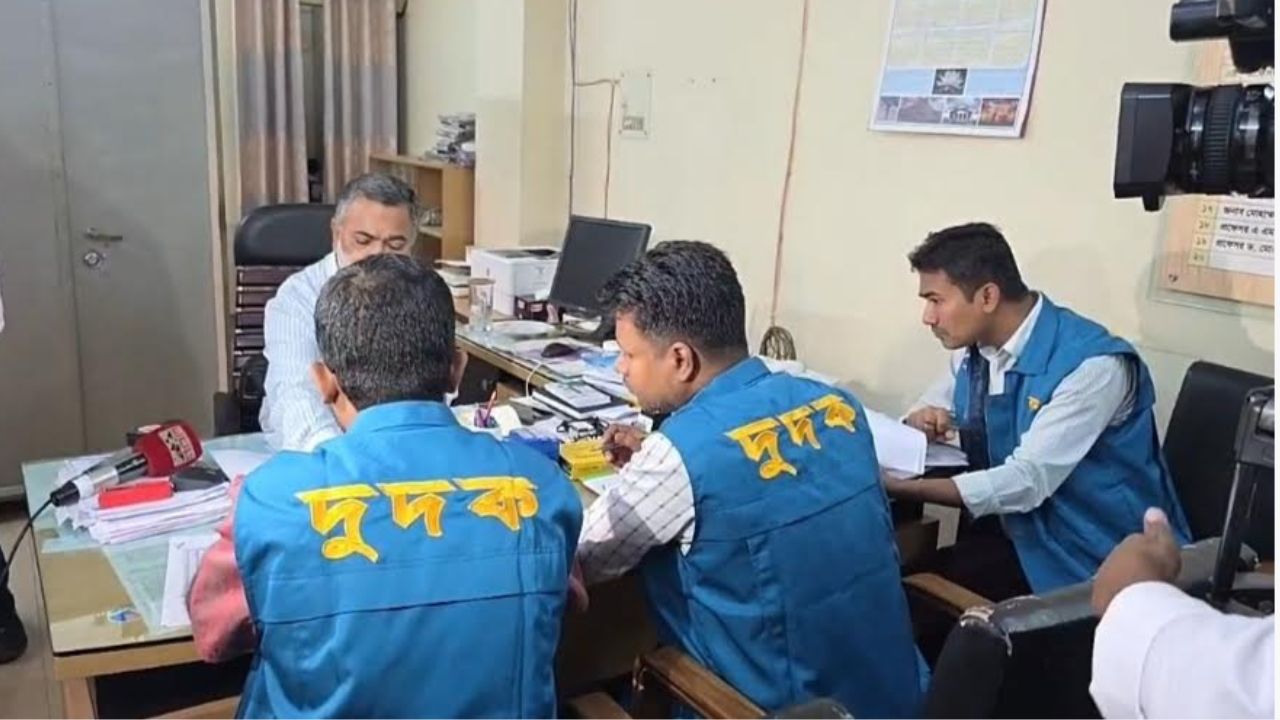 ফলাফল জালিয়াতির অভিযোগে চট্টগ্রাম শিক্ষাবোর্ডে অভিযান 