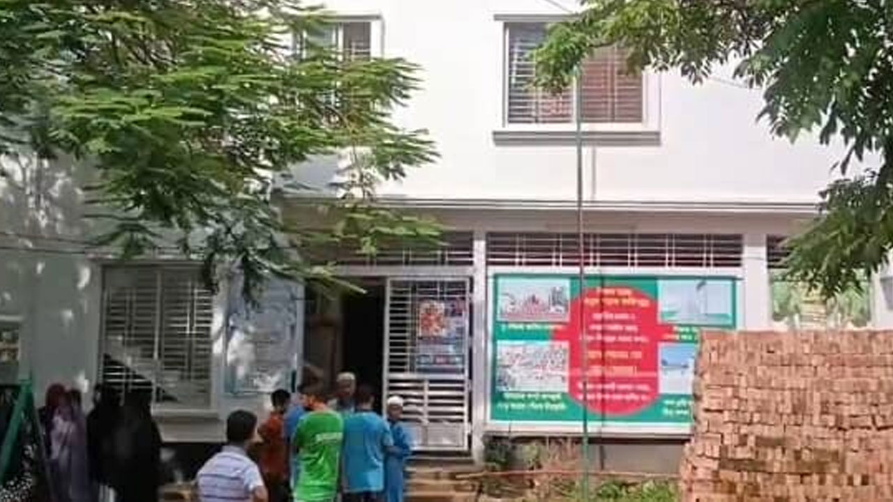 কুমিল্লায় ভাড়া বাসা থেকে মা-মেয়ের মরদেহ উদ্ধার