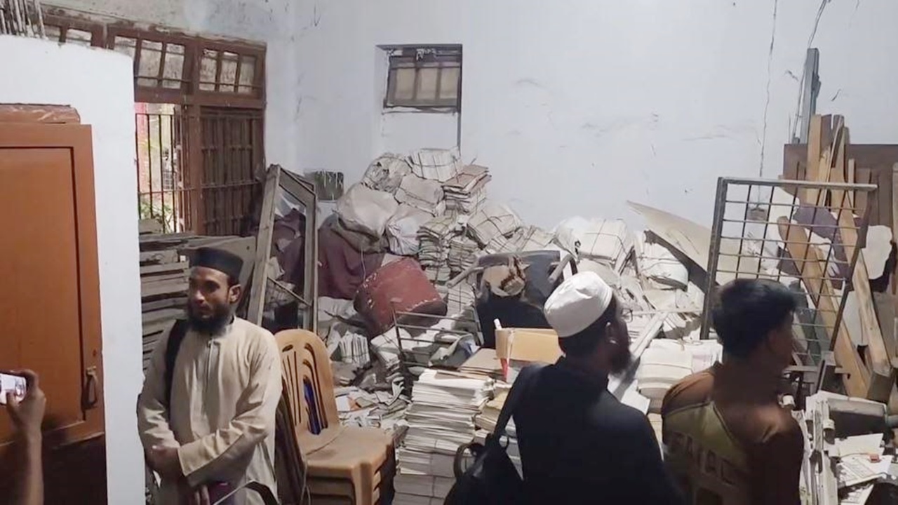 ঢাকা কলেজ ছাত্র সংসদ নির্বাচন চায় শিক্ষার্থীরা, চলতি মাসেই তফসিল দাবি