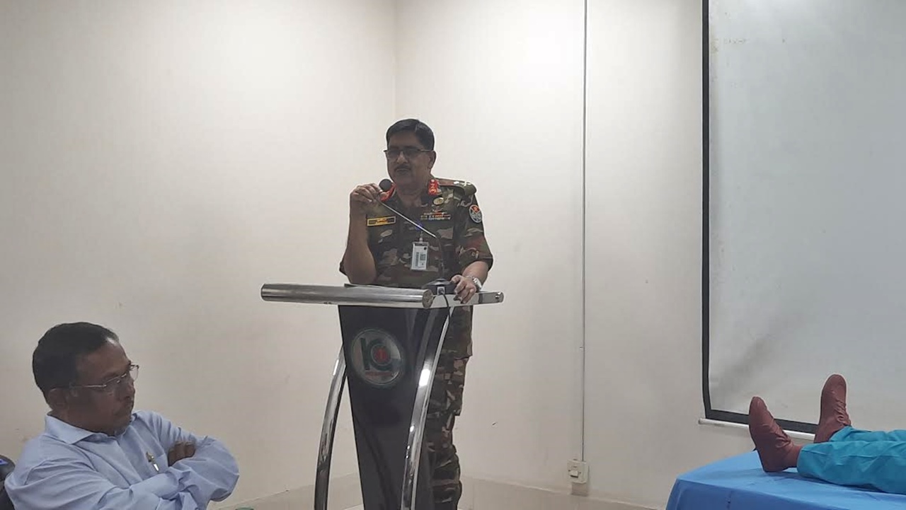 নেতিবাচক বিষয় নয়, ডাক্তারদের পরিশ্রমও তুলে ধরতে হবে