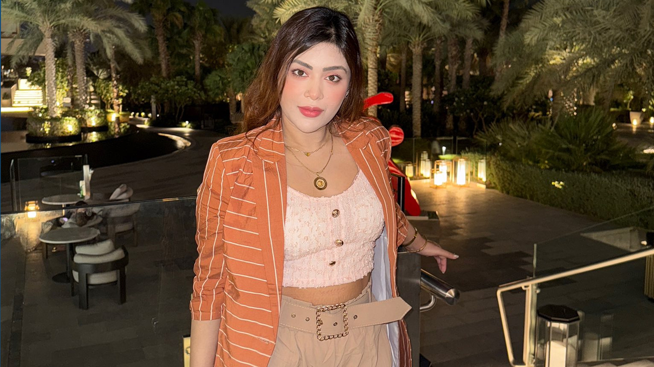 শুধুই আমাকে ভালোবাসুন : মিষ্টি জান্নাত