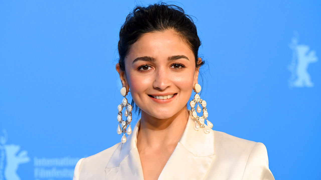 এআই ট্রেন্ডে গা ভাসালেন আলিয়া