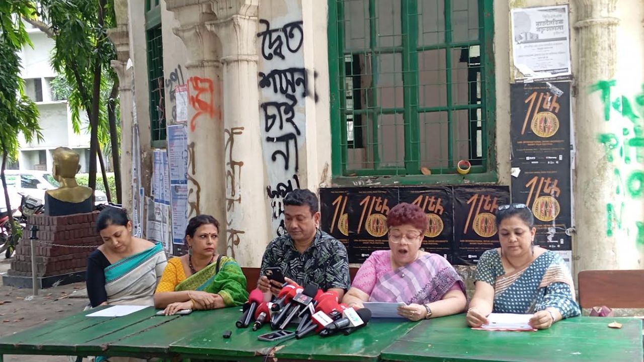 ডাকসু নির্বাচনে অনিয়মের আশঙ্কা : ১০ দফা সতর্কতা শিক্ষক নেটওয়ার্কের