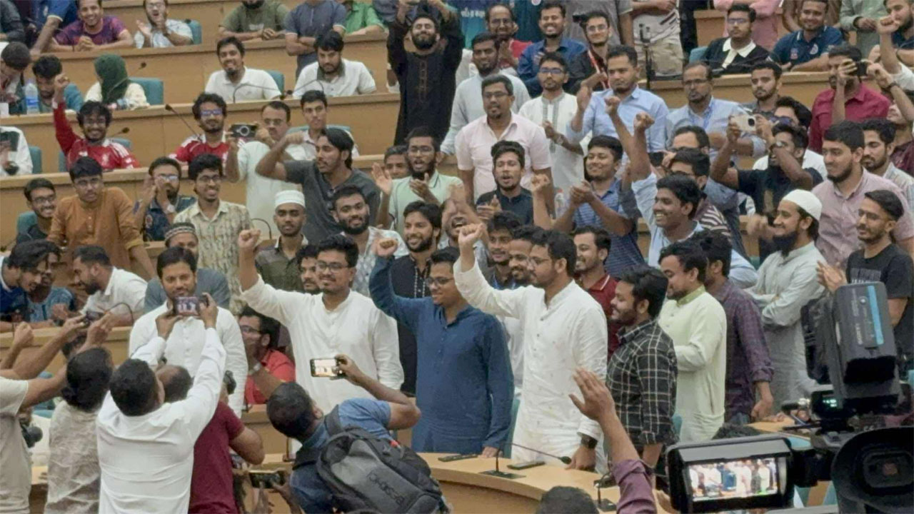 শিবিরের সাদিক ভিপি, ফরহাদ জিএস