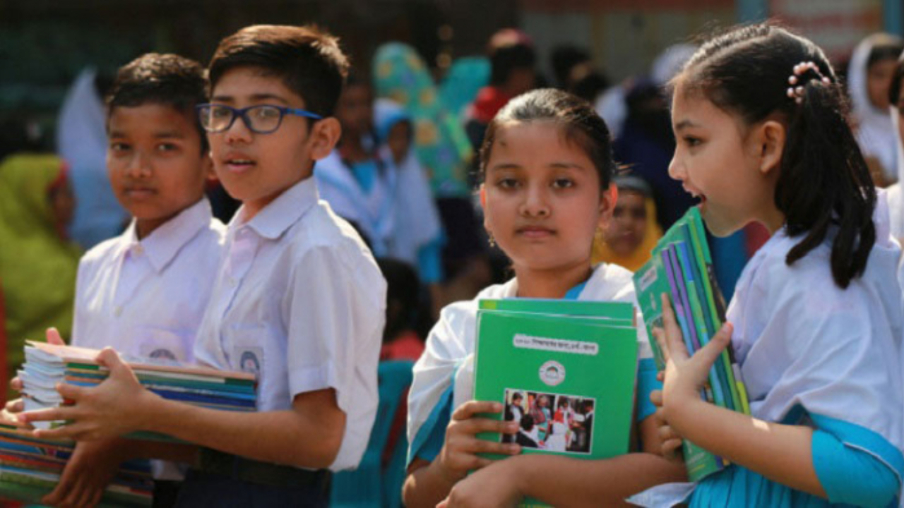 দুর্গাপূজায় স্কুল-কলেজে মিলতে পারে টানা ১২ দিনের ছুটি