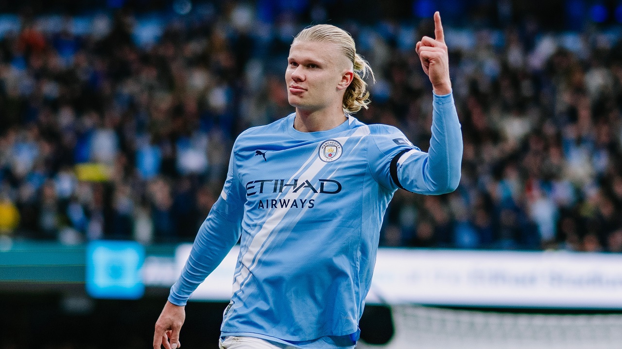 হালান্ডের জোড়া গোলে ডার্বি জিতল ম্যানচেস্টার সিটি