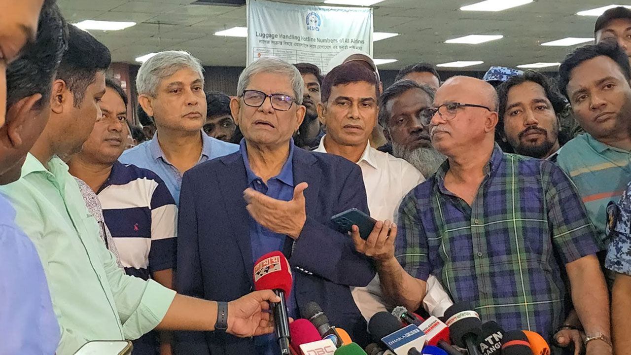 আলোচনা ছাড়া রাজপথে কর্মসূচি দেওয়া অহেতুক চাপ সৃষ্টি : মির্জা ফখরুল