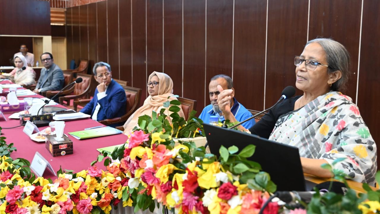 জলাতঙ্ক নিয়ে সচেতনতা বাড়াতে হবে : প্রাণিসম্পদ উপদেষ্টা