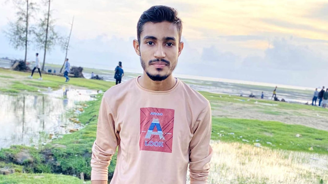 জানাজায় অংশ নিতে গিয়ে বাসের ধাক্কায় প্রাণ গেল যুবকের