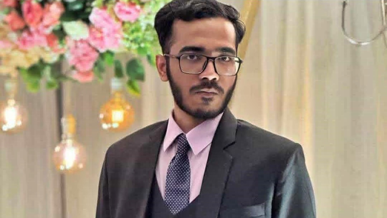 ডাকসুর নেত্রীদের ‘গৃহদাসী’ মন্তব্য করে চাকরি হারালেন ব্র্যাক গবেষক