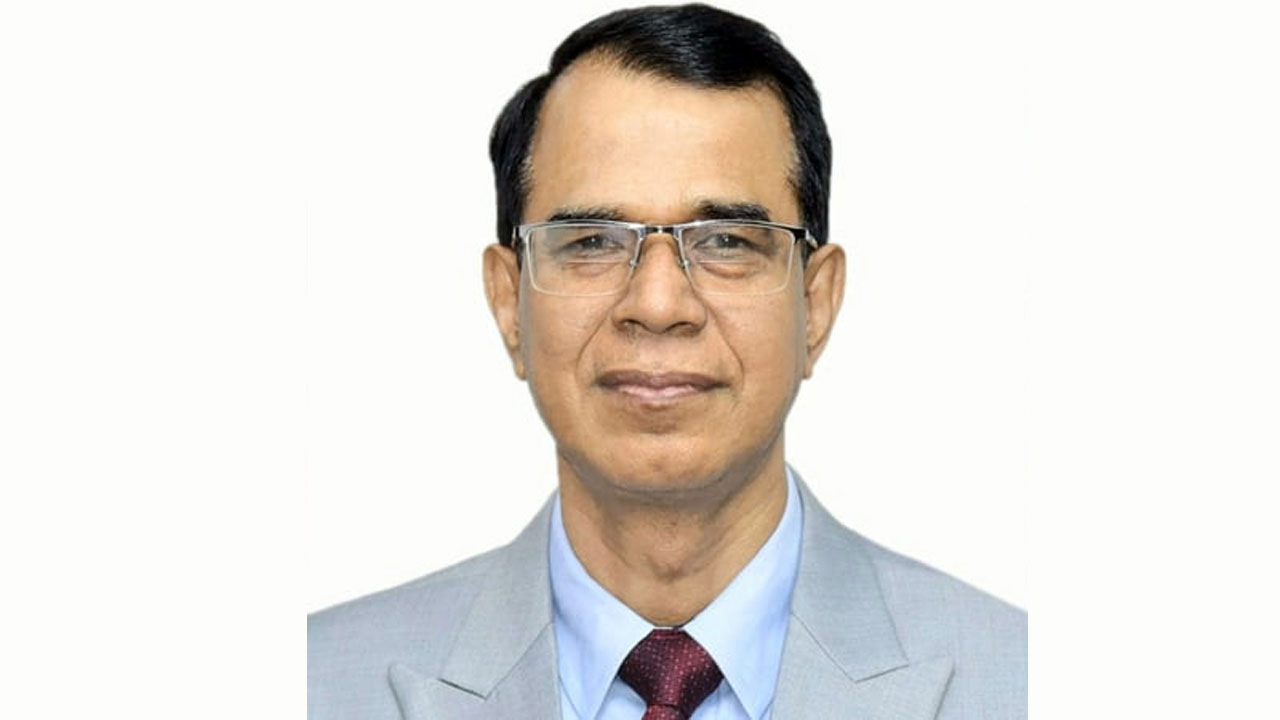 বিমানবন্দরে আটকে দেওয়া হলো বাংলাদেশ ব্যাংকের ডেপুটি গভর্নরকে