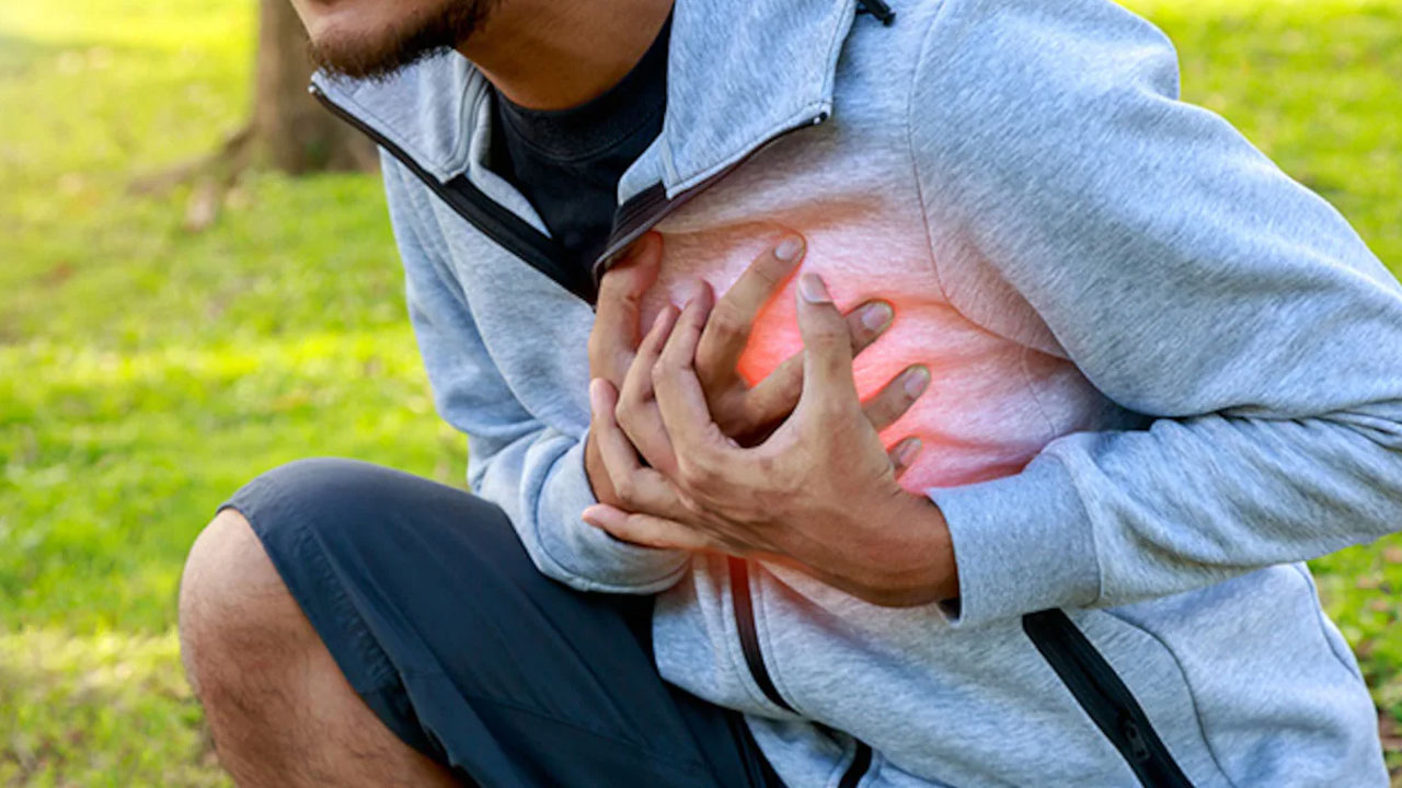 নানা সংকটে পিছিয়ে ফেনীতে হৃদরোগের চিকিৎসা, ভোগান্তিতে রোগীরা