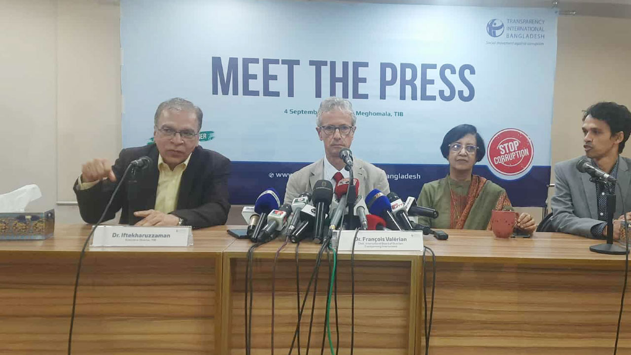 ‘অর্থপাচার কমেছে বলবো না, প্রতিরোধক কিছু ব্যবস্থা তৈরি হয়েছে’