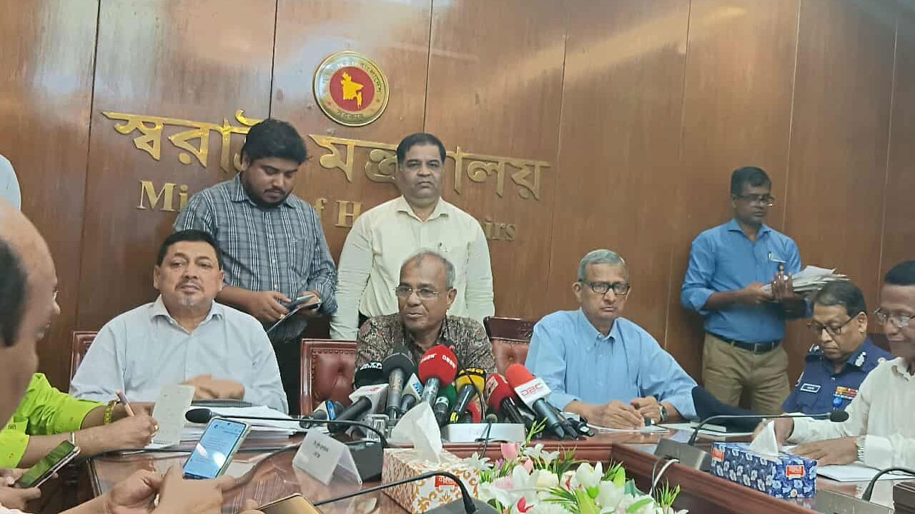 সারাদেশে ৩৩ হাজার পূজামণ্ডপ, এবার আরও শান্তিপূর্ণভাবে পূজা উদযাপন