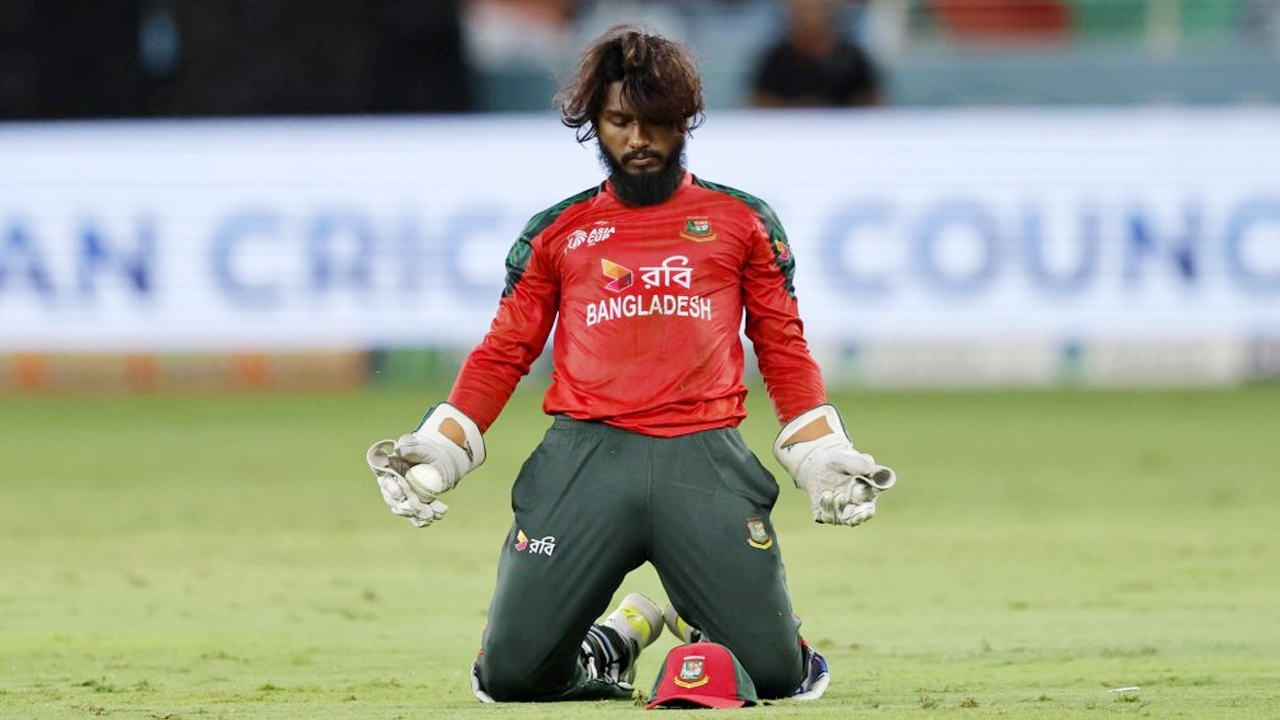 এশিয়া কাপে ৬৬ বলেও ছক্কা মারতে পারেননি ফিনিশার জাকের