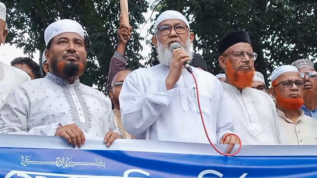 ‘অন্তর্বর্তী সরকার একটি দলকে বিশেষ সুবিধা দেওয়ার চেষ্টা করছে’