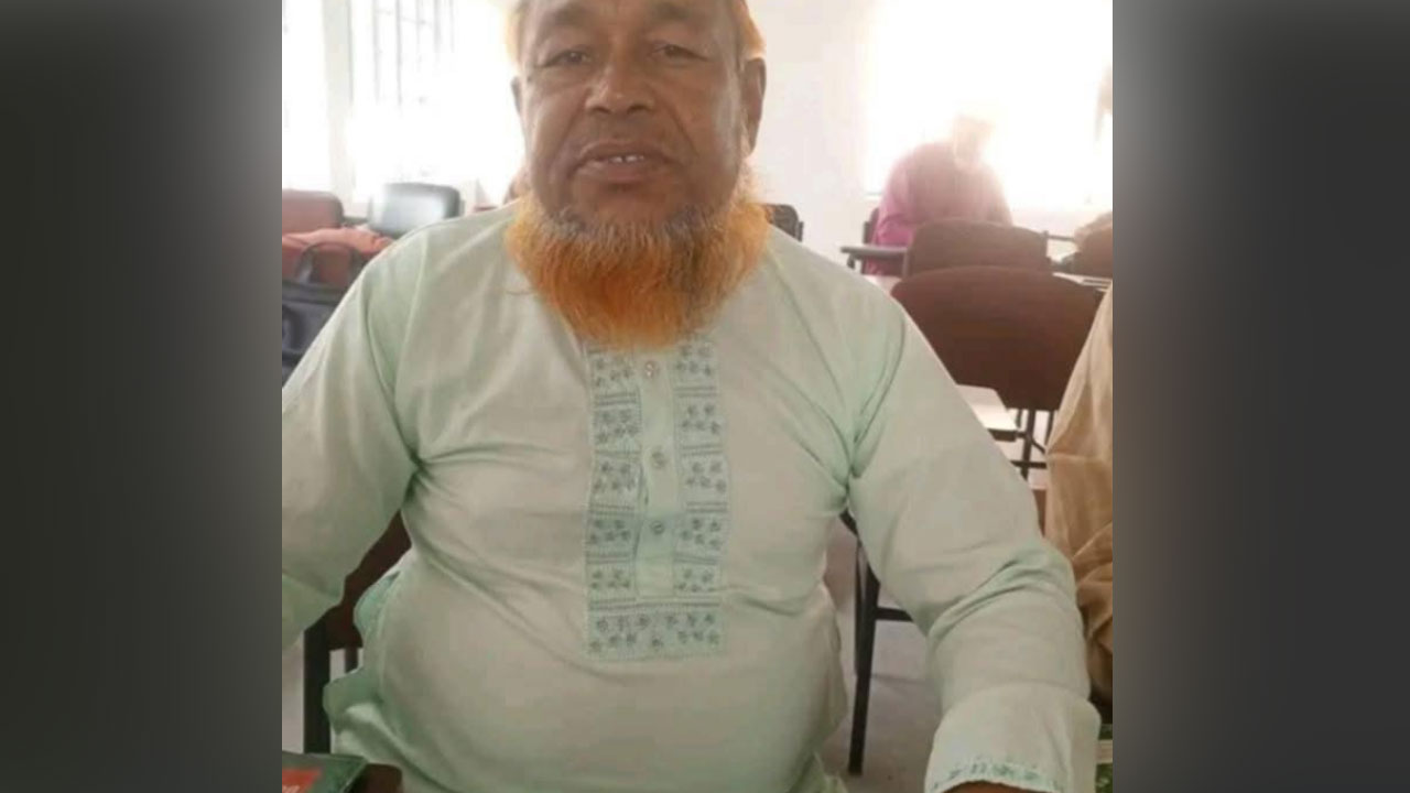 বালুবোঝাই ট্রলির ধাক্কায় সাবেক জামায়াত নেতা নিহত, সড়ক অবরোধ