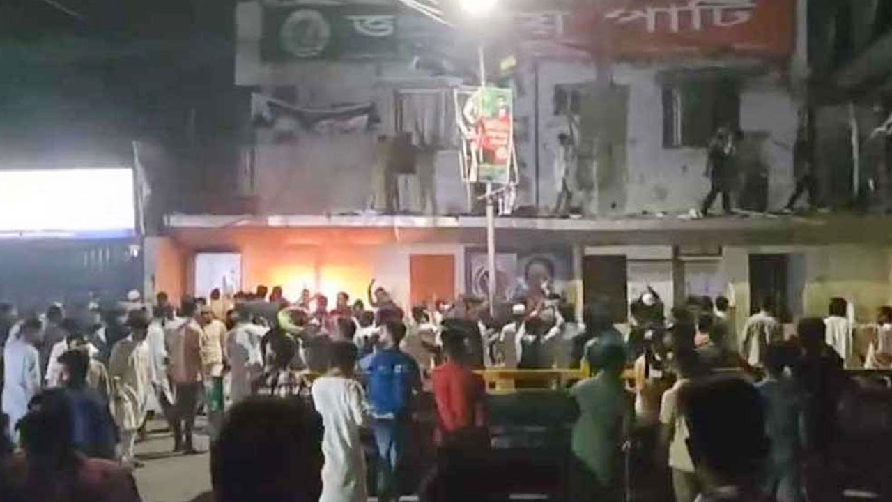 জাতীয় পার্টির কার্যালয়ে হামলা-অগ্নিসংযোগের প্রতিবাদ বিএনপির