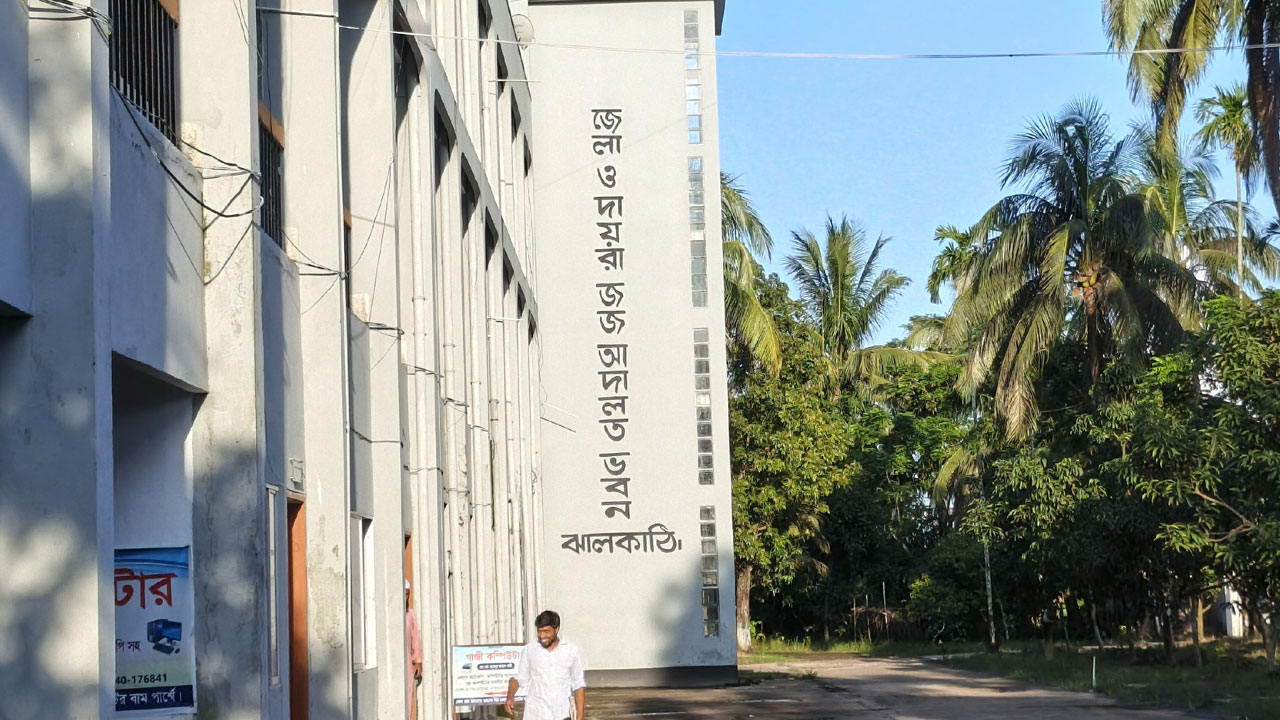 ঝালকাঠিতে ইজিবাইক চালককে হত্যার দায়ে তিনজনের যাবজ্জীবন