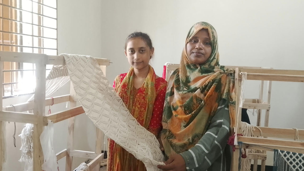 ৫ হাজার টাকা পুঁজি নিয়ে শুরু, রাজিয়ার পণ্য আজ রপ্তানি হচ্ছে ৯ দেশে