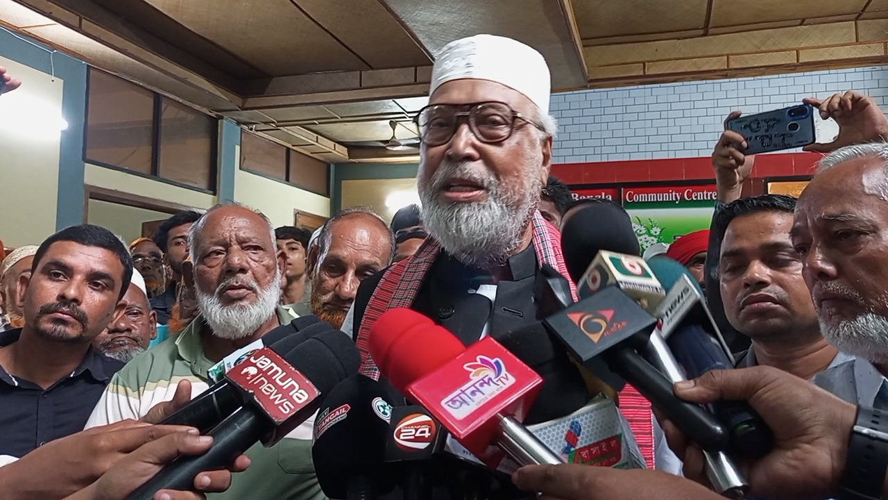 শেখ হাসিনার পতন আর স্বাধীনতার পতন এক কথা নয় : কাদের সিদ্দিকী