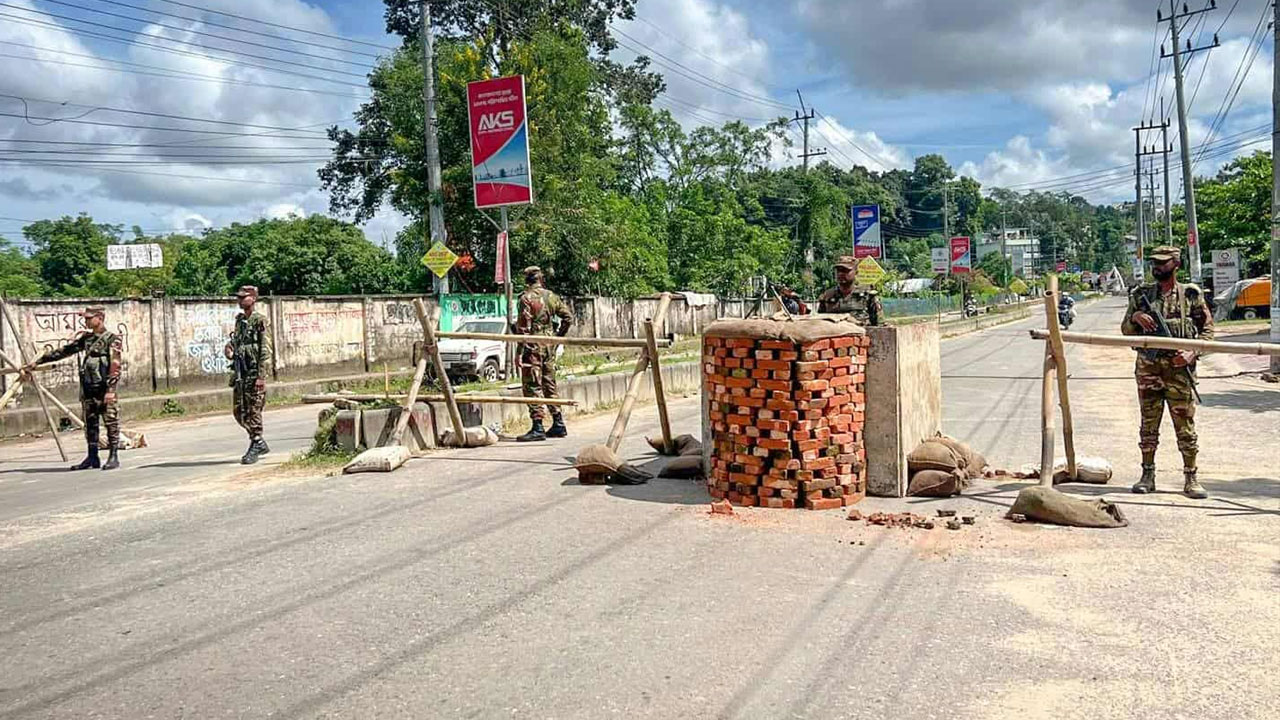 খাগড়াছড়ি ও গুইমারায় ১৪৪ ধারা বহাল, সংঘর্ষে নিহতদের মরদেহ হস্তান্তর 