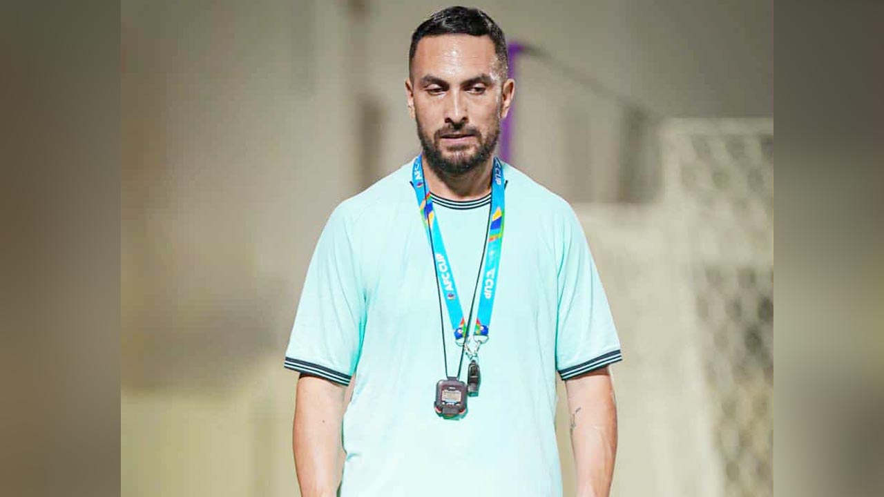 ফিফায় অভিযোগ প্রত্যাহার করে বাংলাদেশেই ফিরলেন ফরাসি ট্রেইনার